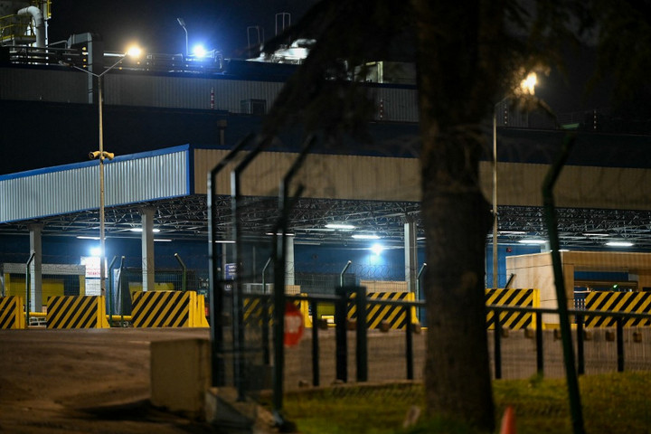 Fotó: AFP/Ozan Kose Kiszabadultak a törökországi gyárban túszul ejtett munkások