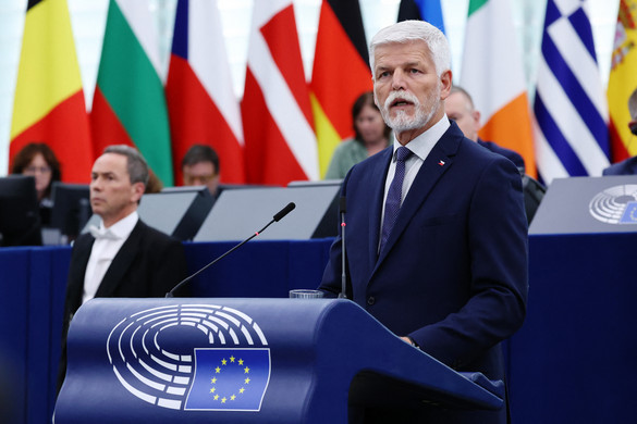 Csehország továbbra is kiáll Ukrajna mellett