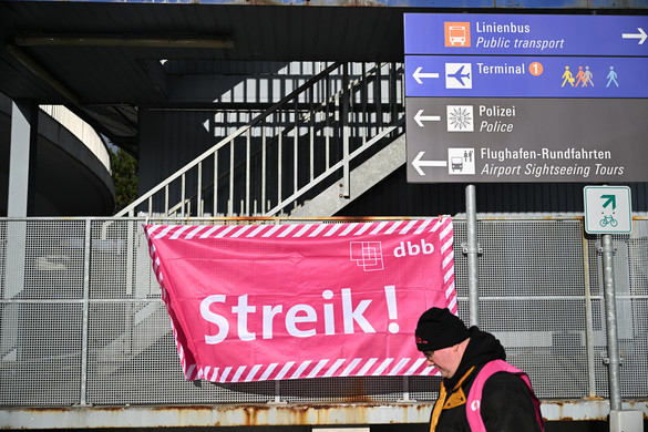 Több száz járatot töröltek a német repülőtereken zajló sztrájkok miatt