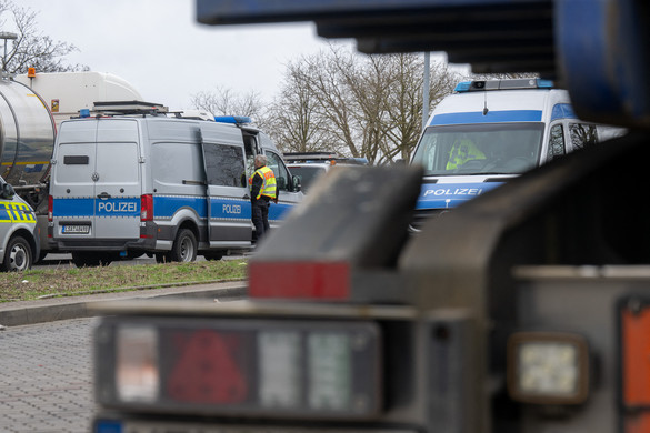 A német rendőrség razziát tartott embercsempészek ellen