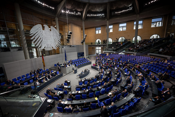 A német parlament támogatja nagyhatótávolságú fegyverek küldését Ukrajnának