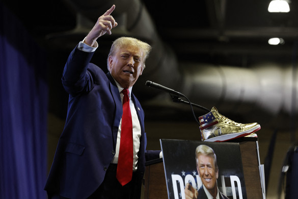 Donald Trump nyilvános vitára hívta Joe Bident