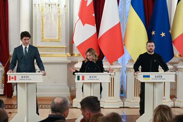 Ukrajna biztonsági megállapodást kötött Kanadával és Olaszországgal