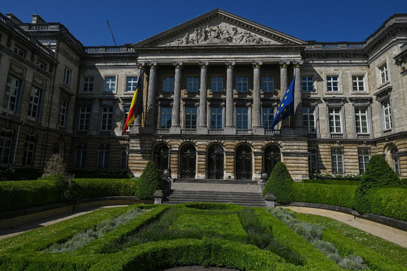 Döbbenet a belga parlamentben: a zsidók megölésére szólított fel egy imám
