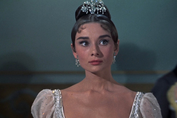 Az őzikeszemű Audrey Hepburn elcsábította Hollywood  szívtipróit