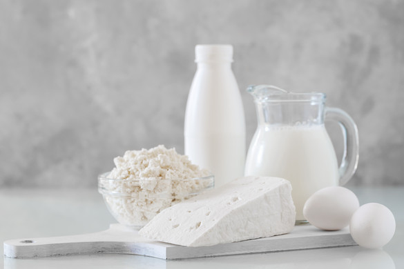 Táplálkozási szakértő magyarázta el, miért jó a kefir és a túró az idősebbeknek