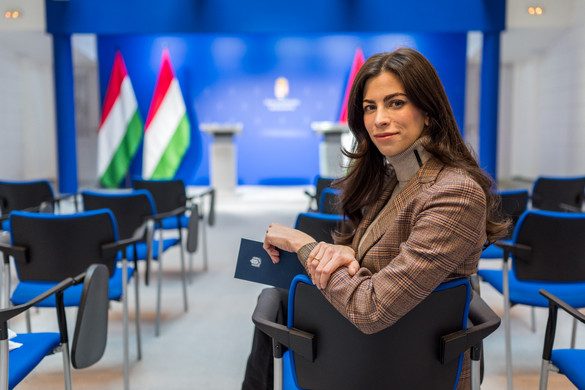 Hamarosan kezdődik a kormányinfó