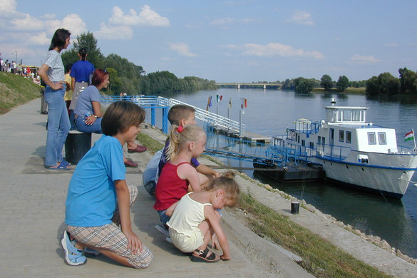 Személyforgalmi kikötő épül a Dunán