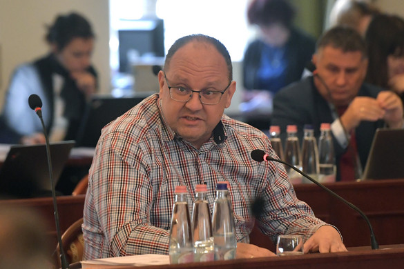 Wintermantel Zsolt: Ki kell terjeszteni a vizsgálatot a bicskei gyermekbántalmazási ügyben