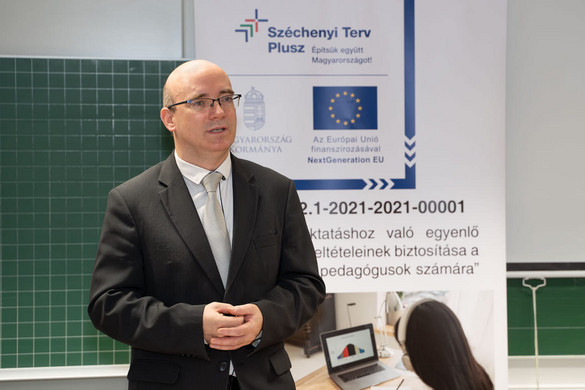 Maruzsa Zoltán: Januártól folytatódik a tanárok béremelése
