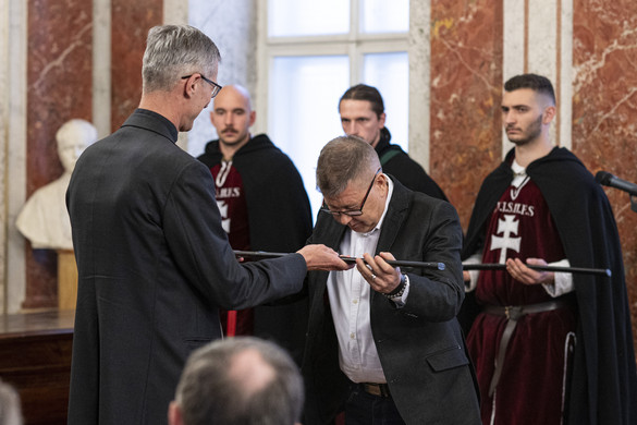 Átadták a Balassi Bálint-emlékkardokat