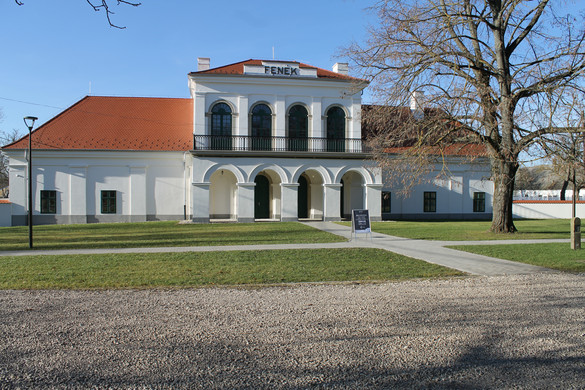 Fenékpuszta ismét ragyog