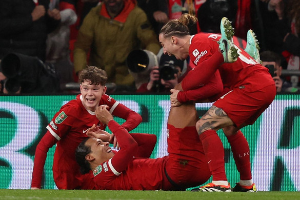 Szoboszlai nélkül, hosszabbítás után nyerte a Liverpool a döntőt