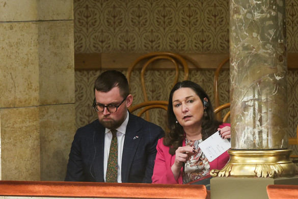 A parlament elfogadta Svédország NATO-csatlakozásának ratifikálását