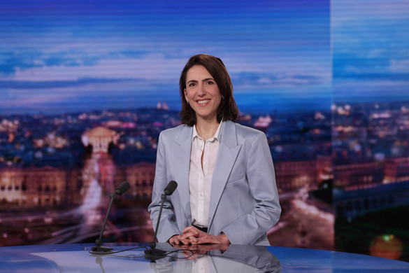 A francia elnök pártja a gazdacsaládból származó Valérie Hayert választotta listavezetőnek