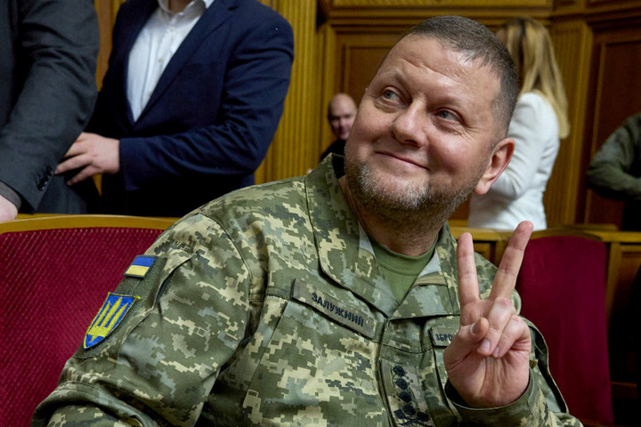 Fotó: AFP/Handout/Ukrainian Presidential Press Service Zaluzsnij lett a brit nagykövet