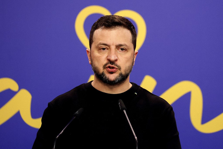 Fotó: AFP/Adnan Beci Hónuk alá csaphatják a bábjukat az amerikaiak