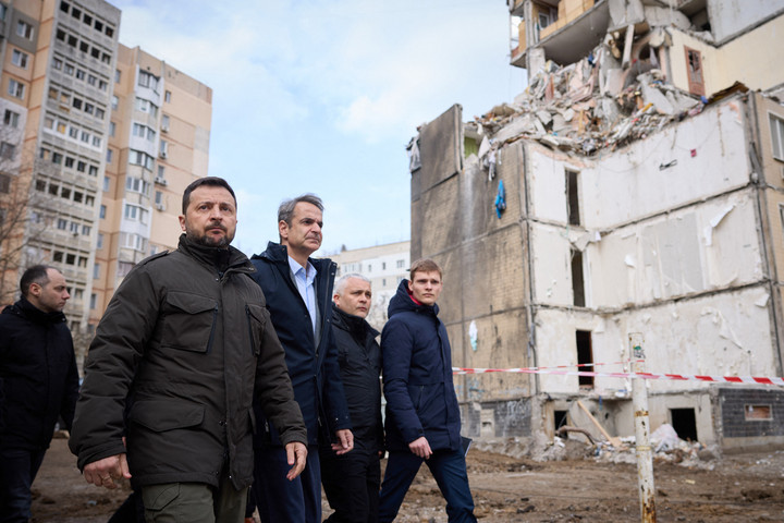 Rakéták csapódtak be Zelenszkij közvetlen közelében