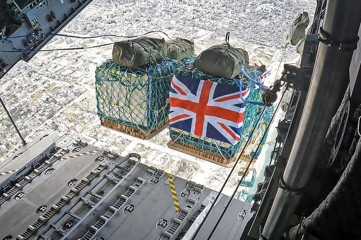 Nagy-Britannia légi úton juttatott be élelmiszert a Gázai övezetbe