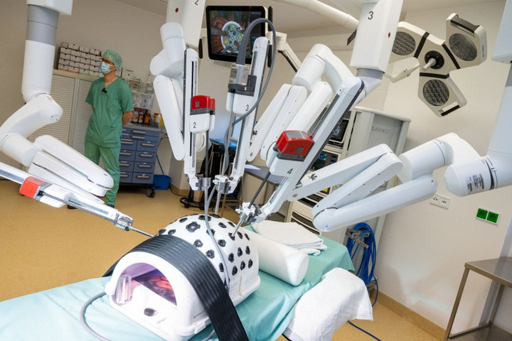 Fotó: AFP/dpa/Stefan Sauer Jobb lehet a rák eltávolításában a robot-, mint a „hagyományos” sebész