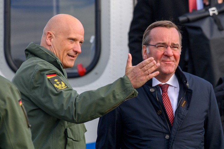 Fotó: AFP/dpa Picture-Alliance/Klaus-Dietmar Gabbert Vizsgálódnak Berlinben a kiszivárogtatás miatt