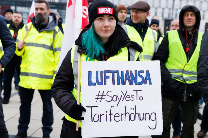 Ismét sztrájkolnak a Lufthansa dolgozói