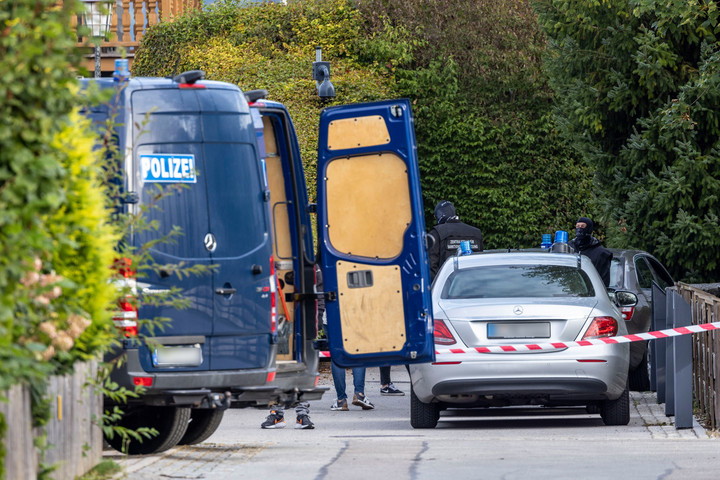 Az orosz rendszámú autóknak március 16-ig el kell hagyniuk Finnországot