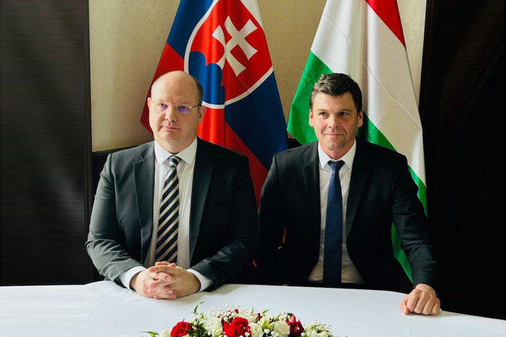 Megkezdődtek a kétoldalú egyeztetések