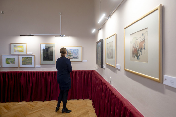 Fotó: MTI/Komka Péter Tavaszi ébredés címmel kiállítás nyílt Szécsényben