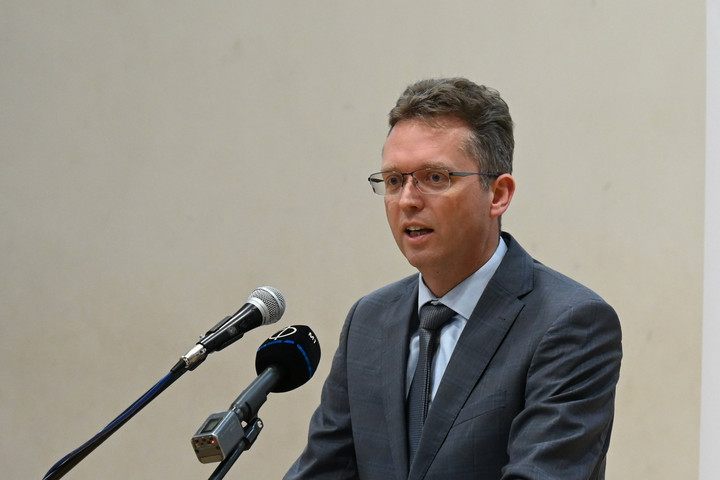 Fotó: MTI/Máthé Zoltán Tízmilliárd forint áll rendelkezésre körülbelül nyolcezer diák, oktató csereprogramjára