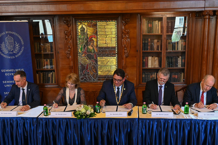 Fotó: MTI/Máthé Zoltán Megújította együttműködését a Nemzetközi Gyermekmentő Szolgálat és a Semmelweis Egyetem