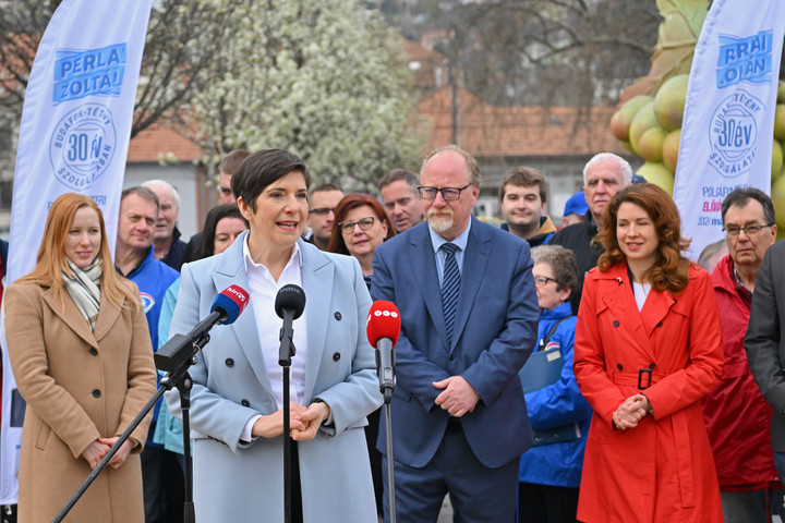 Közös EP-listán indul a DK, az MSZP és a Párbeszéd