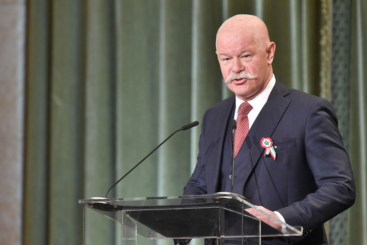 Fotó: MTI/Lakatos Péter Csák János állami kitüntetéseket, művészeti díjakat adott át