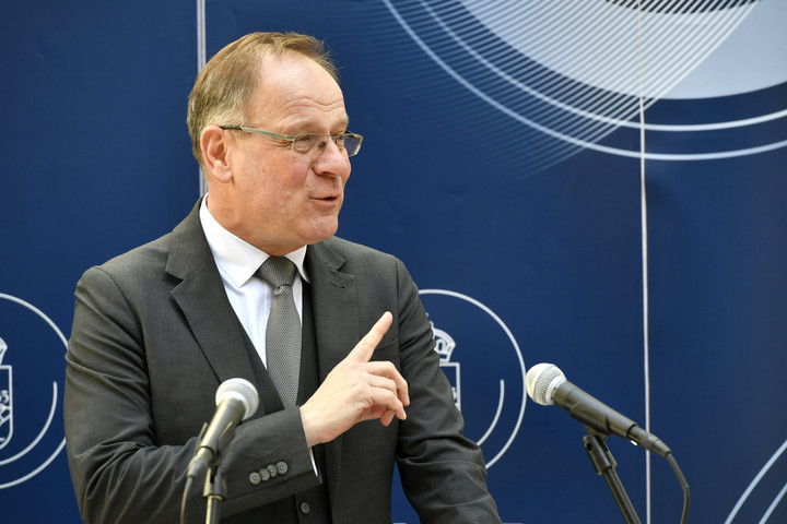 Navracsics Tibor: A felsőoktatás hosszú távú befektetés