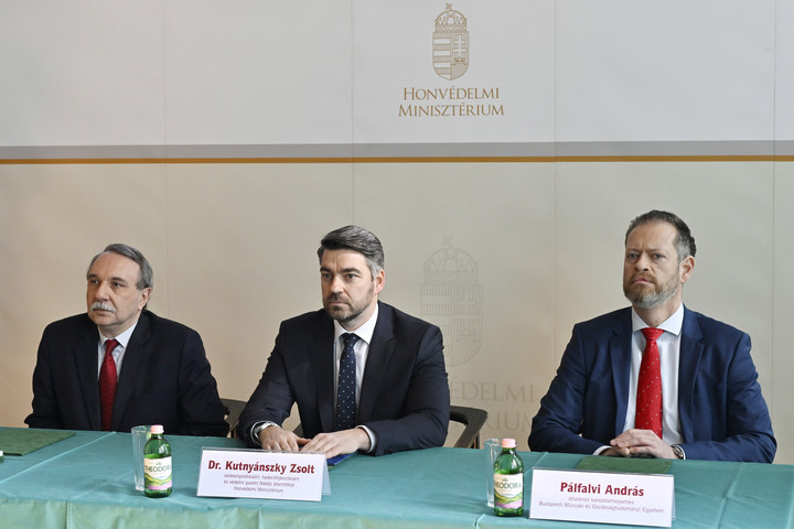 Fotó: MTI/Lakatos Péter Rendkívül fontos hazánk védelmi képességének erősítése