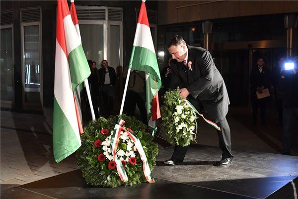 Láng Zsolt: Ma a szuverenitásunk megőrzése a feladat