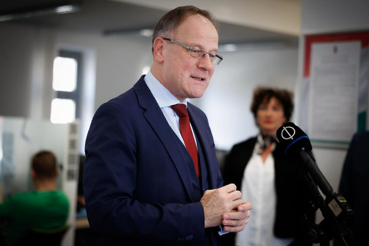 Navracsics Tibor: Az állam jobbik arcai a kormányablakok