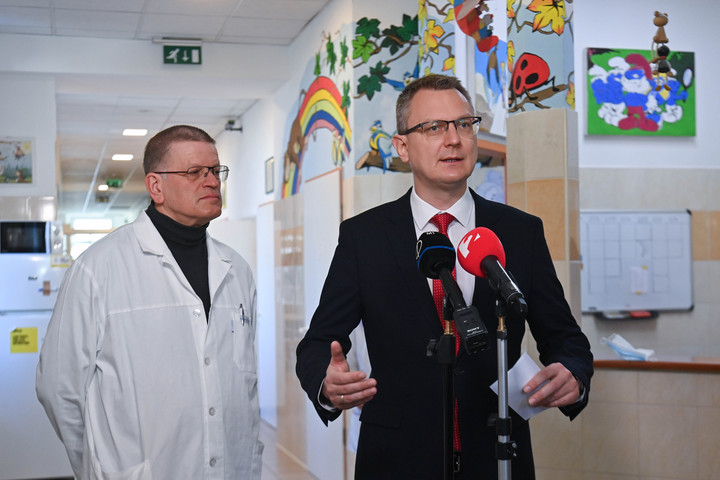 Rétvári Bence: Folytatódik az újszülöttek SMA-szűrése