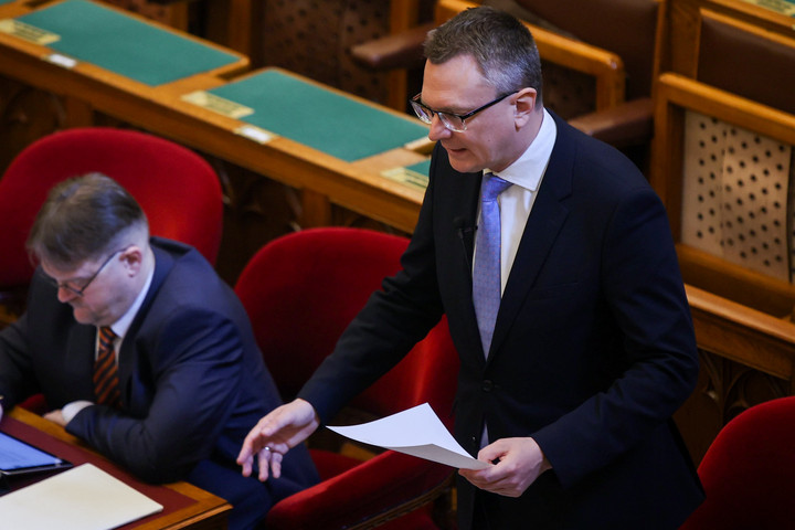A Pride betiltását követelik