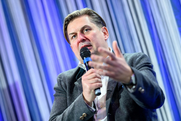 Házkutatást tartott a rendőrség egy német EP-képviselő irodájában