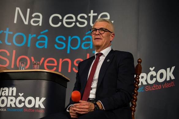 Megy az adok-kapok a jelöltek között