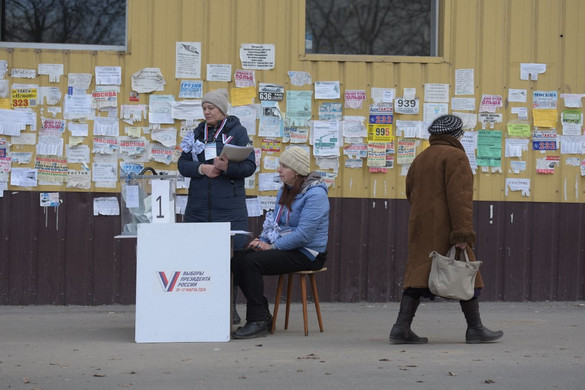 Szavazóhelyiségeket lőttek Herszonban az ukránok