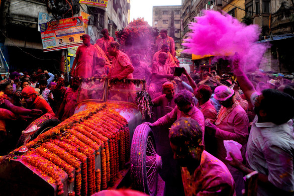 Holi – a világ legszínesebb fesztiválja + FOTÓK és VIDEÓ
