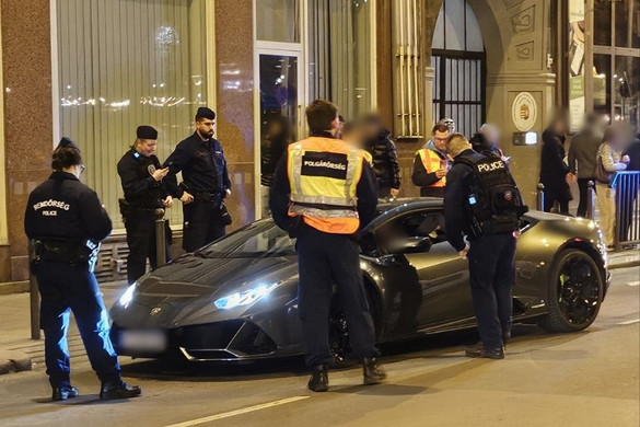 Fotó: police.hu Változás az igazoltatásnál: ezt az új papírt kéri a rendőr a járművezetőtől