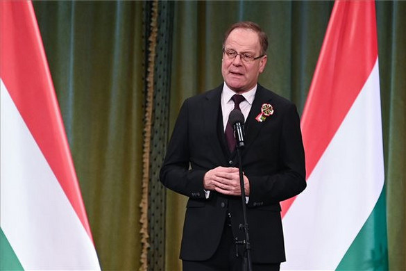 Navracsics Tibor: Nemzeti ünnepünk az újjászülető Magyarország jelképe