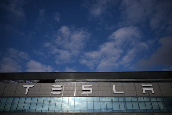 A Tesla jogi lépéseket tesz a Kínából származó autókra kivetett uniós vámok ellen