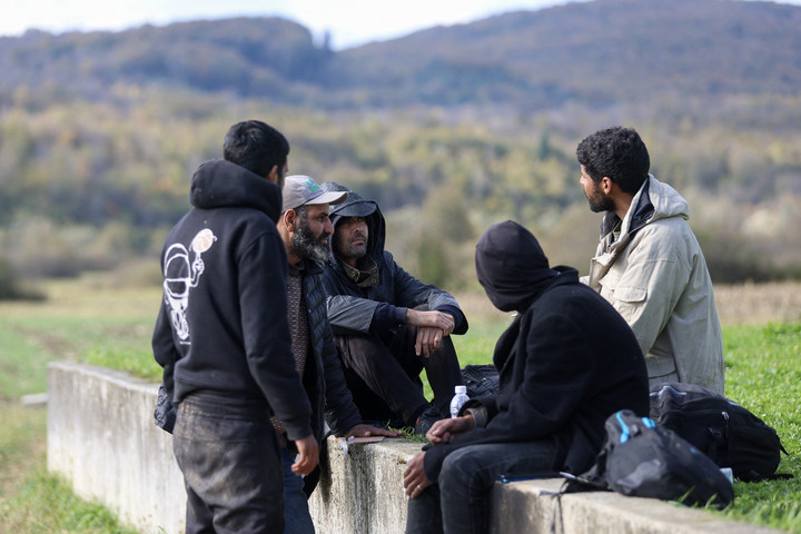 Fotó: AFP/Damir Sencar Új központból támadnak a migránsok