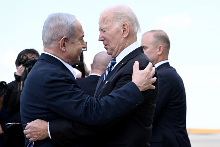 Fotó: AFP/Brendan Smialowski Netanjahu Bidennek: Izrael iráni katonai célpontokat fog támadni