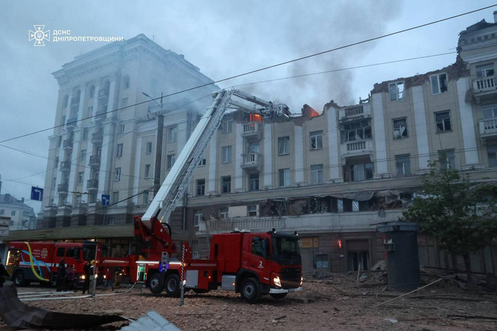 Fotó: AFP/Handout/Ukraine Emergency Service Orosz légitámadás érte Ukrajna középső térségét + VIDEÓ