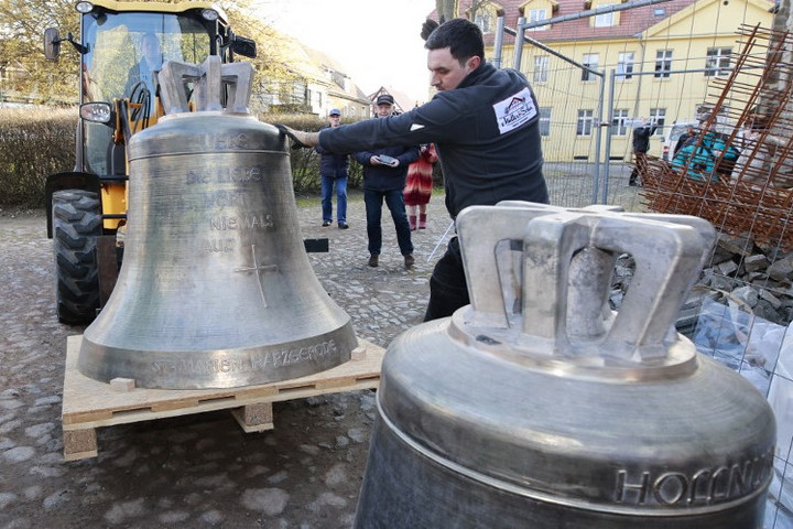 Fotó: AFP/dpa Picture-Alliance/Matthias Bein Restaurálják a Szent Mihály-főszékesegyház nagyharangját